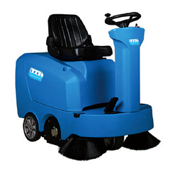 福建駕駛式掃地車質量